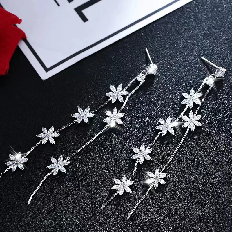 SUGO 2022 Summer New Fashion Elegant Zirconia Flower Tassel Drop Earrings for Noble Ladies Dinner Dress Jewelry Accessories
SUGO 2022 Summer New Fashion Elegant Zirconia Flower Tassel Drop Earrings for Noble Ladies Dinner Dress Jewelry Accessories