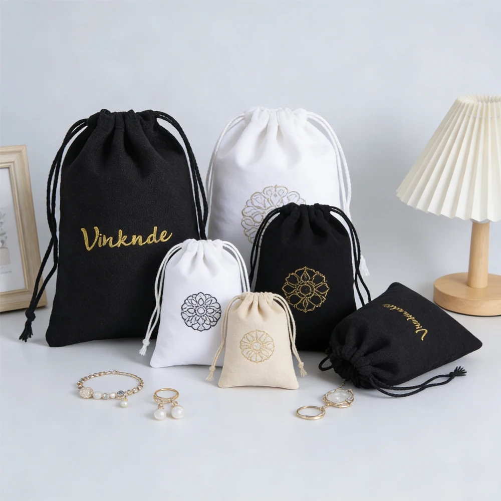 50/100Pcs Personalized Logo Black Canvas Cotton Packaging Ribbon Drawstring Bag Jewelry Gift Pouch Wedding Favors For Guests
50/100Pcs Personalized Logo Black Canvas Cotton Packaging Ribbon Drawstring Bag Jewelry Gift Pouch Wedding Favors For Guests