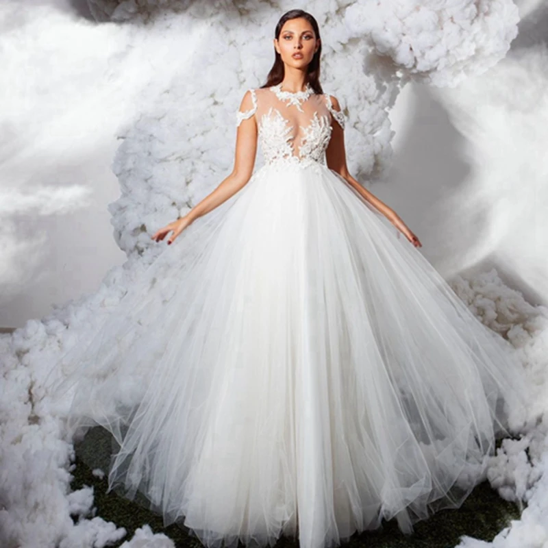 New Arrival Fluffy Mesh Wedding Dress Elegant O-neck Appliques Tulle A Line Bridal Dresses Cheap See Thru Floor Length Wedding G
New Arrival Fluffy Mesh Wedding Dress Elegant O-neck Appliques Tulle A Line Bridal Dresses Cheap See Thru Floor Length Wedding G