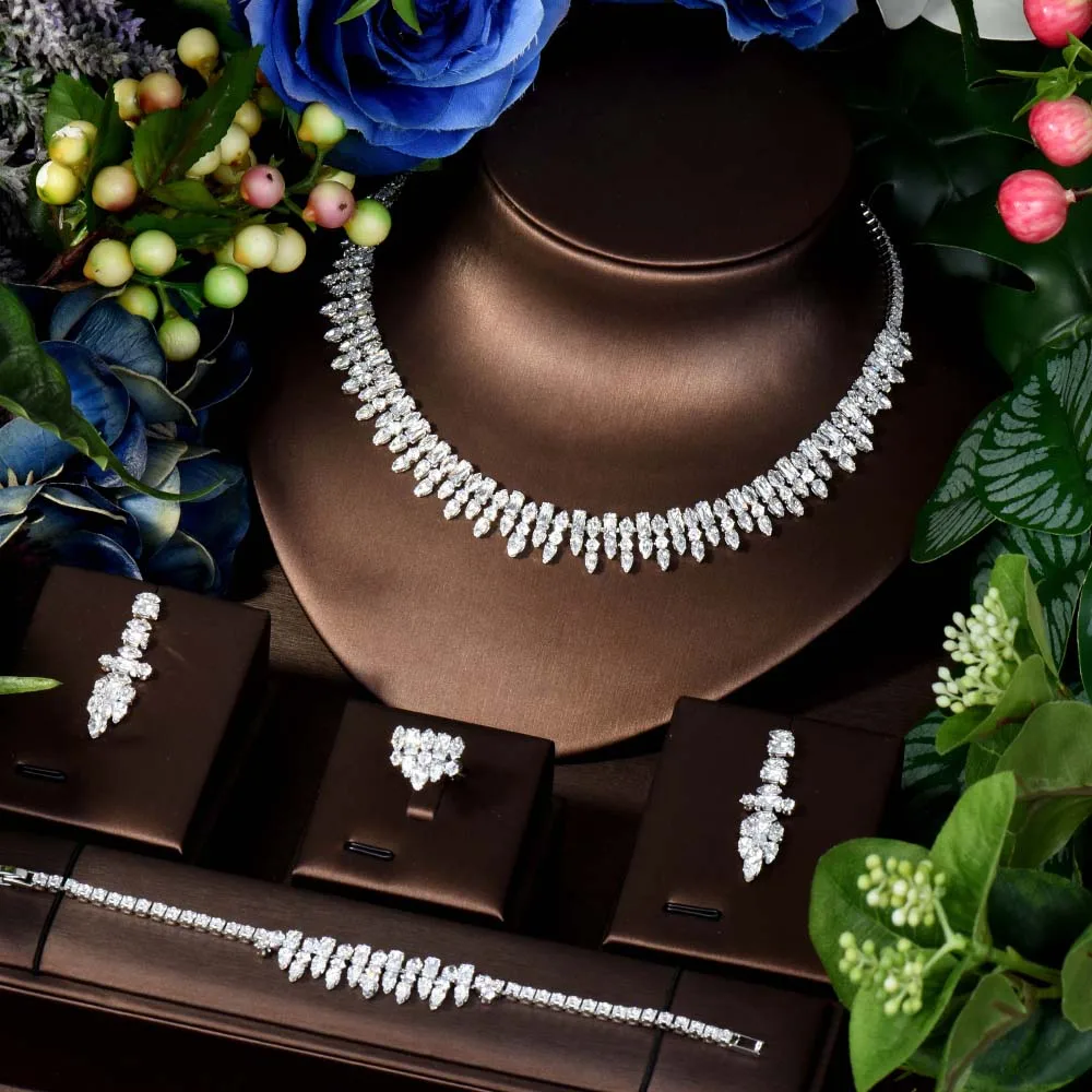 HIBRIDE Artistic Glamour Zirconia Set 4 Pcs Fine Necklace Earrings Bridal Wedding Party Holiday Party Gift Accessories S-325
HIBRIDE Artistic Glamour Zirconia Set 4 Pcs Fine Necklace Earrings Bridal Wedding Party Holiday Party Gift Accessories S-325