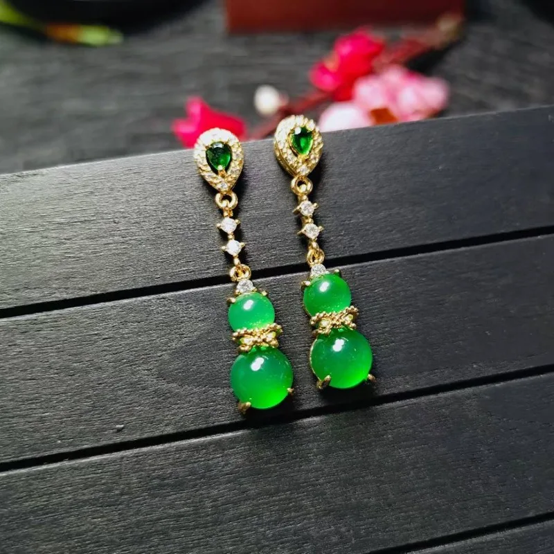 New Exquisite Green Chalcedony Inlaid Earrings.
New Exquisite Green Chalcedony Inlaid Earrings.
