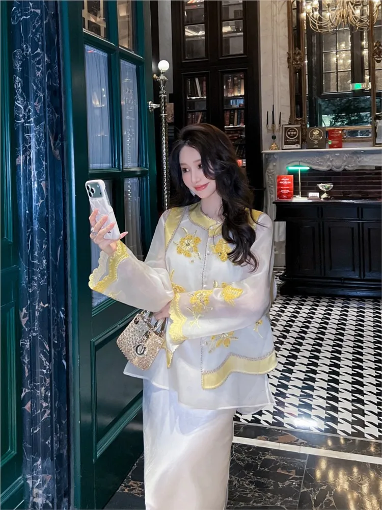 New Chinese-style Zen-inspired silk waistcoat for women with embroidery and hollowed-out
New Chinese-style Zen-inspired silk waistcoat for women with embroidery and hollowed-out