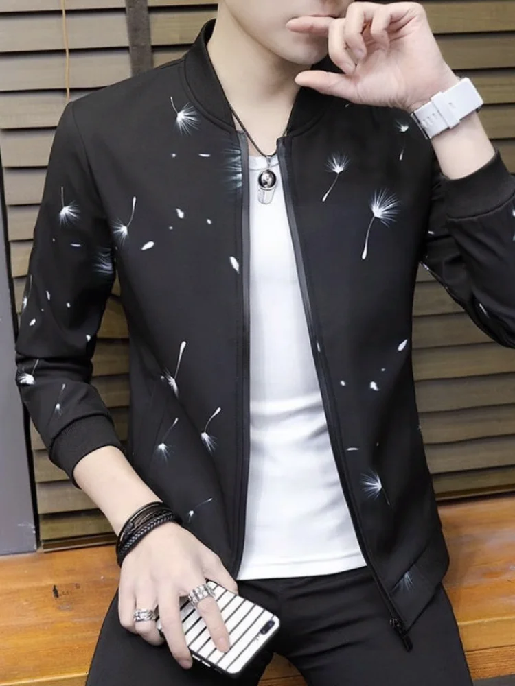 Модная приталенная бейсбольная куртка с принтом для мужчин, с воротником-стойкой, цветочный узор, весна-осень, новая трендовая молодежная одежда
Модная приталенная бейсбольная куртка с принтом для мужчин, с воротником-стойкой, цветочный узор, весна-осень, новая трендовая молодежная одежда