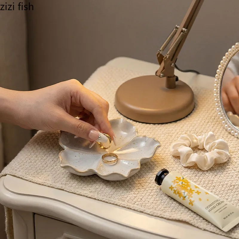 Kiln Changes Flower Shape Plate Ceramic Pastry Plate Dessert Sushi Dish Jewelry Tray Decorative Tray Molecular Cuisine Tableware
Kiln Changes Flower Shape Plate Ceramic Pastry Plate Dessert Sushi Dish Jewelry Tray Decorative Tray Molecular Cuisine Tableware