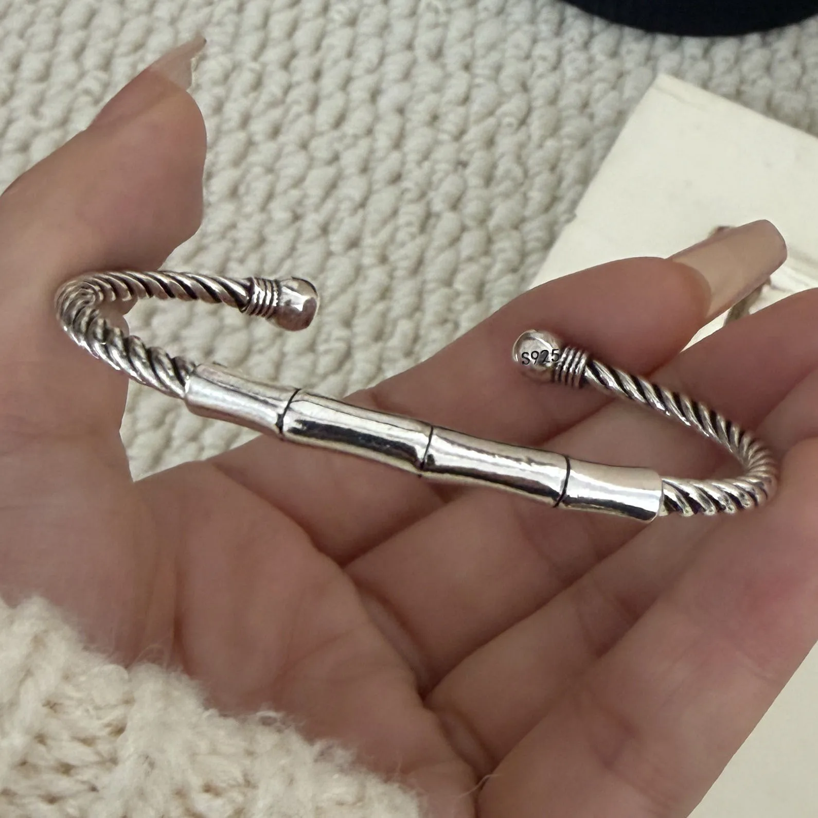 Браслеты из стерлингового серебра 925 пробы для женщин и мужчин, модные винтажные украшения с подвеской-полоской, аксессуары для вечеринок, подарок
Браслеты из стерлингового серебра 925 пробы для женщин и мужчин, модные винтажные украшения с подвеской-полоской, аксессуары для вечеринок, подарок