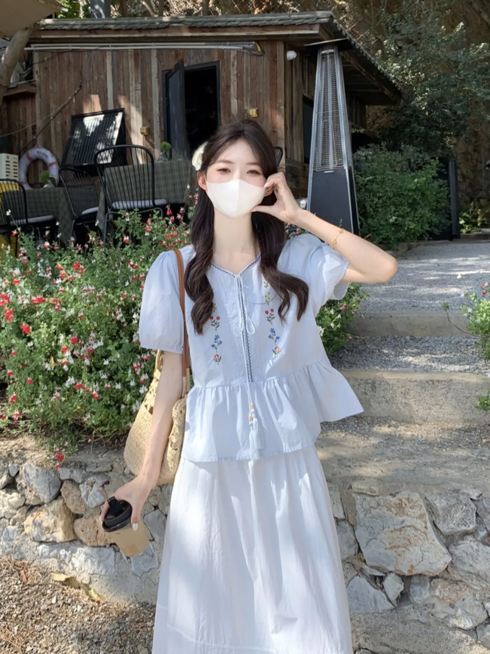Light Blue Embroidered Short Shirt for Women Korean Style Bubble Sleeve Cotton Blend Summer Fashion Commute Wind Girl's Top
Light Blue Embroidered Short Shirt for Women Korean Style Bubble Sleeve Cotton Blend Summer Fashion Commute Wind Girl's Top