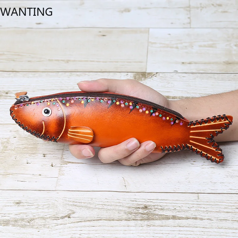 Креативный пенал из воловьей кожи с шаром головы, флип-сумка для хранения соленой рыбы, персонализированный кошелек с рыбой, нулевой подарок для хранения, подарок для работы
Креативный пенал из воловьей кожи с шаром головы, флип-сумка для хранения соленой рыбы, персонализированный кошелек с рыбой, нулевой подарок для хранения, подарок для работы