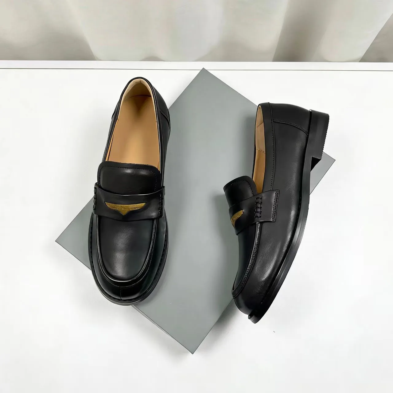 Women Leather Suede Loafers Comfortable
Women Leather Suede Loafers Comfortable