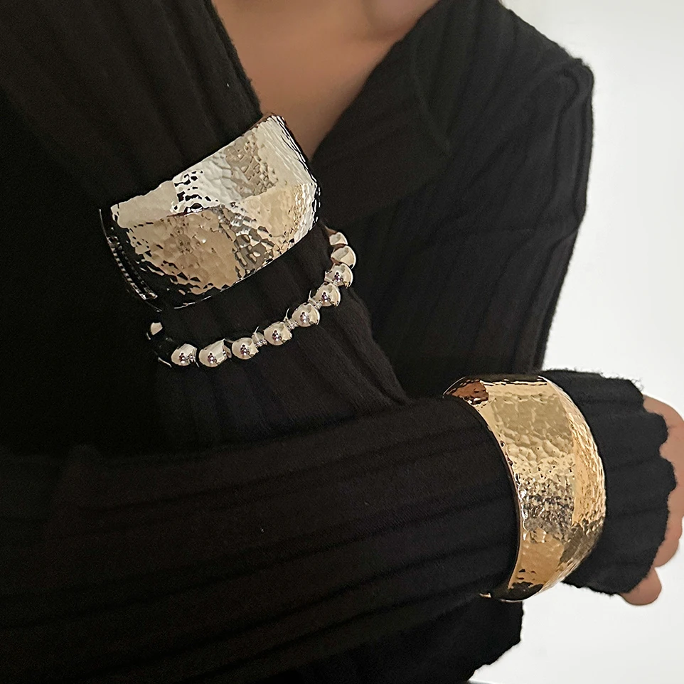 KunJoe Personality Chunky Large Bnagles for Women Punk Trendy Geometric Wide Bracelet on Hand Luxury Wrist Jewelry Gift
KunJoe Personality Chunky Large Bnagles for Women Punk Trendy Geometric Wide Bracelet on Hand Luxury Wrist Jewelry Gift