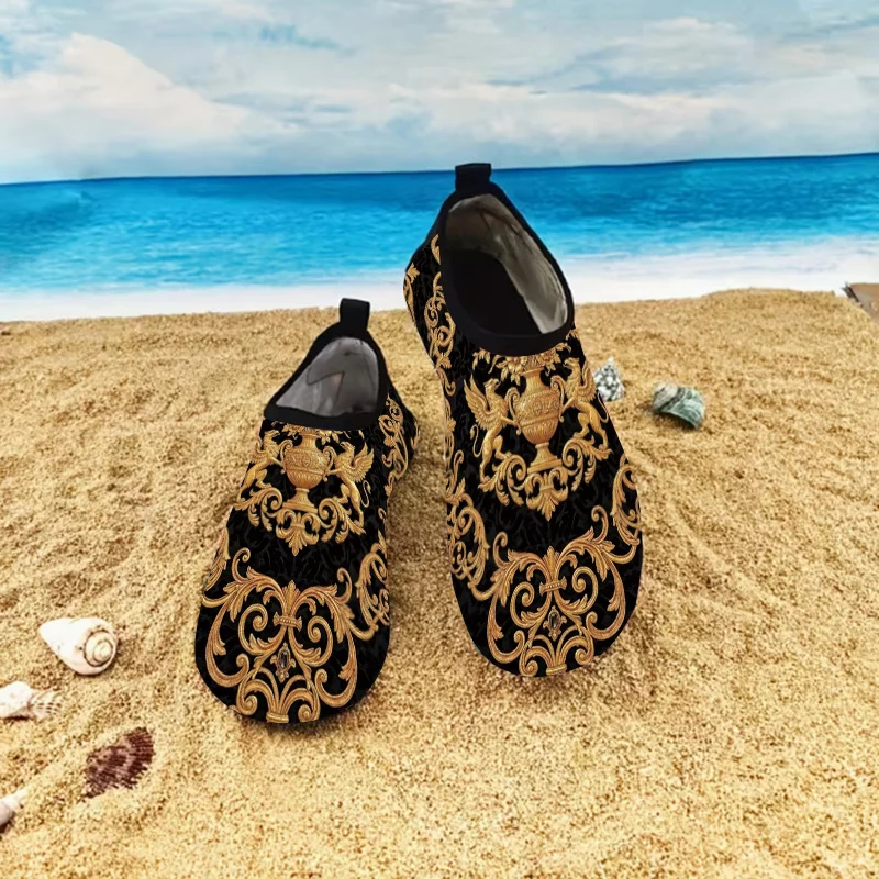 1 Pair Baroque Court Gold Sandals, Vintage Griffin Print Slides, Non-slip Soft Sole Luxury Slippers for Beach Daily Party
1 Pair Baroque Court Gold Sandals, Vintage Griffin Print Slides, Non-slip Soft Sole Luxury Slippers for Beach Daily Party