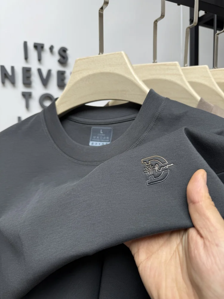 High quality summer new men's shortsleeved casual comfortable breathable round neck top high-end designer brand printed T-shirt
High quality summer new men's shortsleeved casual comfortable breathable round neck top high-end designer brand printed T-shirt