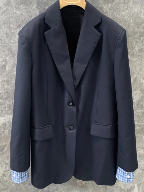 2025 Spring New | Oversized Casual Blazer for Women – Blue Plaid Wool Design with Shirt-Style Cuffs
2025 Spring New | Oversized Casual Blazer for Women – Blue Plaid Wool Design with Shirt-Style Cuffs