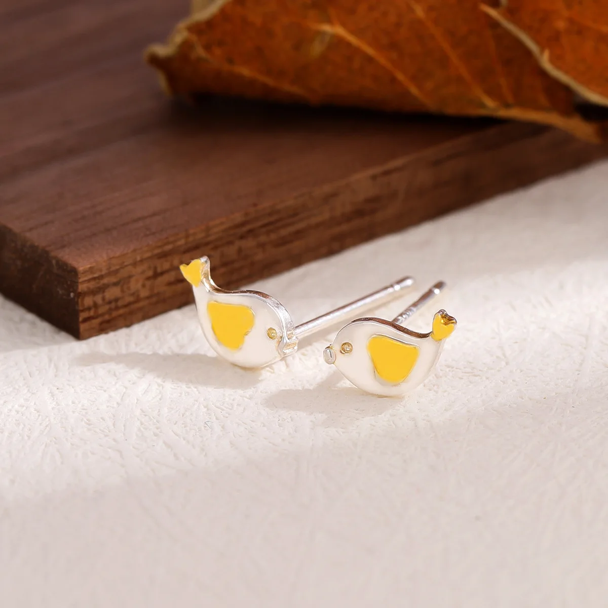 Оптовые серьги-гвоздики из серебра 925 пробы с матовой отделкой в форме птицы и сердца, милые животные, E114
Оптовые серьги-гвоздики из серебра 925 пробы с матовой отделкой в форме птицы и сердца, милые животные, E114