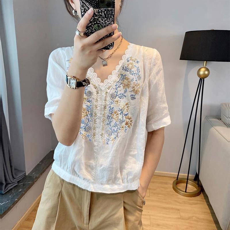 White Lace Floral Blouse Women Classic Short Sleeve V-neck Office Korean All-match Lady Summer Pullover Fashion New Shirt N252
White Lace Floral Blouse Women Classic Short Sleeve V-neck Office Korean All-match Lady Summer Pullover Fashion New Shirt N252