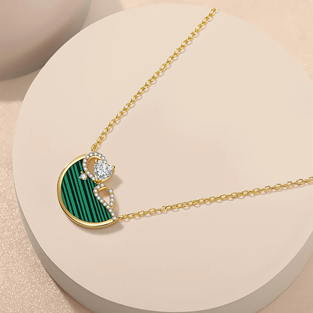 Moonmory Original Design Arabic Love Crescent 925 Sterling Silver Heart Pendant Necklace Blue Green Resin Adjustable 50cm collie
Moonmory Original Design Arabic Love Crescent 925 Sterling Silver Heart Pendant Necklace Blue Green Resin Adjustable 50cm collie