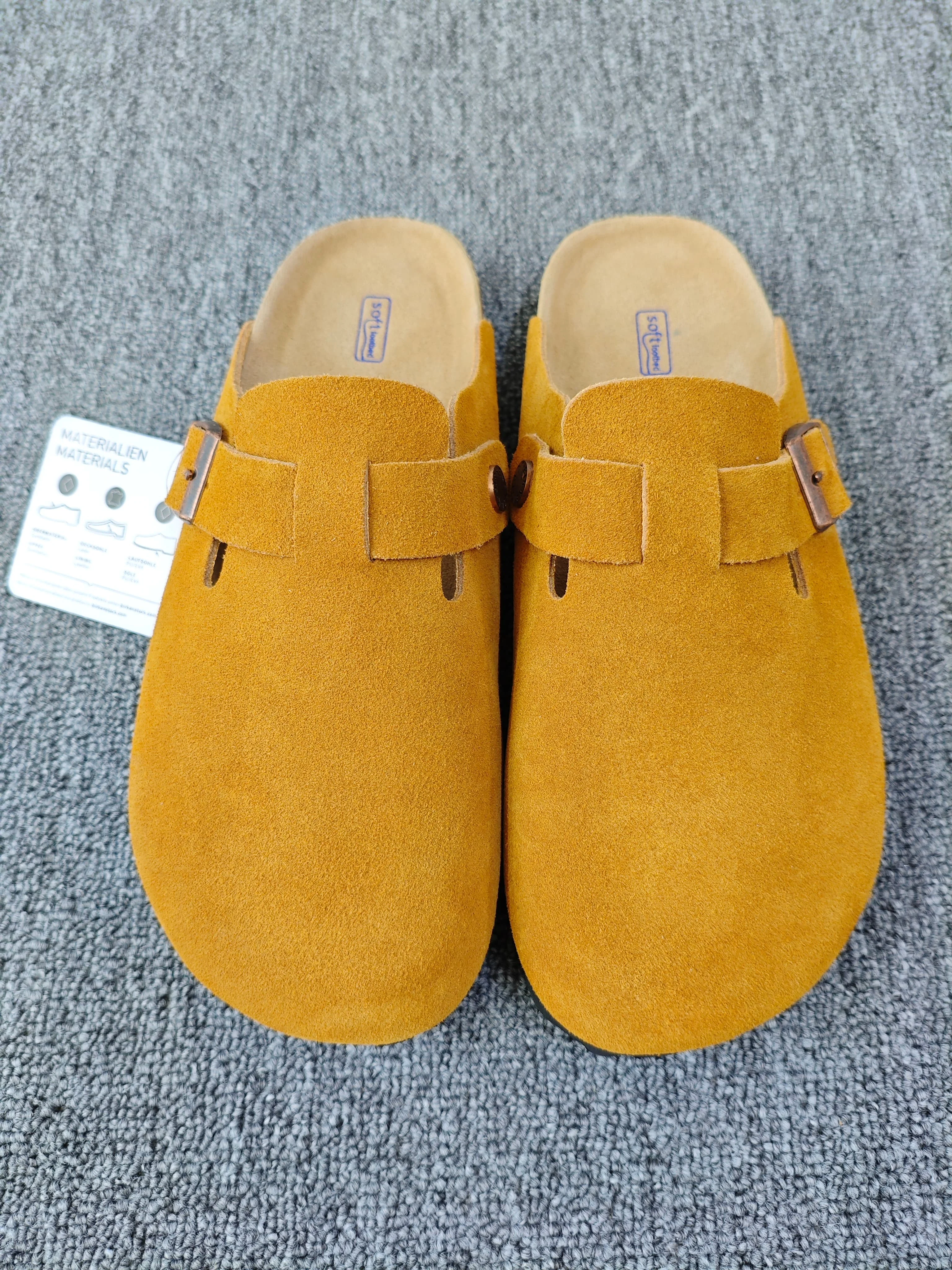 Nouveaux mocassins rétro en daim, style à enfiler, décontractés et polyvalents, plats,adaptés aux hommes et aux femmes.
Nouveaux mocassins rétro en daim, style à enfiler, décontractés et polyvalents, plats,adaptés aux hommes et aux femmes.