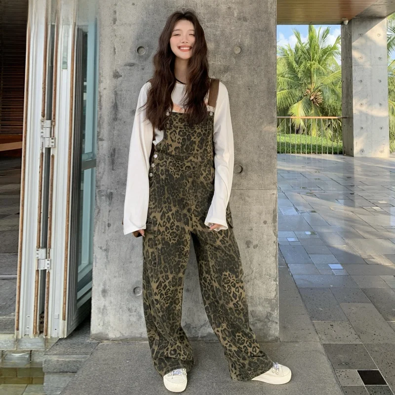 Retro American Leopard Print Wide Leg Overalls Women's Summer 2024 Street Casual Denim Jumpsuit Trendy High Waist Long Pants
Retro American Leopard Print Wide Leg Overalls Women's Summer 2024 Street Casual Denim Jumpsuit Trendy High Waist Long Pants