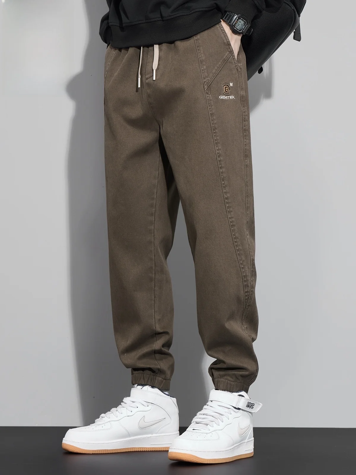 Мужские повседневные брюки Весна 2026: Свободные, с манжетами, спортивные, рабочие, универсальные, молодежные, эластичные, на резинке, из смесового хлопка
Мужские повседневные брюки Весна 2026: Свободные, с манжетами, спортивные, рабочие, универсальные, молодежные, эластичные, на резинке, из смесового хлопка