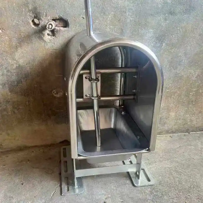 Semi-automatic stainless steel drinking basin for pigs Anti-fouling drinking bowl for pigs
Semi-automatic stainless steel drinking basin for pigs Anti-fouling drinking bowl for pigs