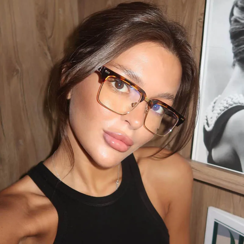 Роскошные солнцезащитные очки знаменитостей, женские квадратные очки для женщин и мужчин, солнцезащитные очки в полуоправе Hawksbill, ретро оттенки UV400
Роскошные солнцезащитные очки знаменитостей, женские квадратные очки для женщин и мужчин, солнцезащитные очки в полуоправе Hawksbill, ретро оттенки UV400