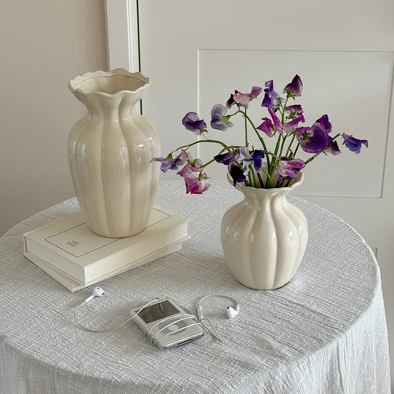 Cream Style French Ceramic Vase, High-End Niche Light Luxury Vase, Decorative Ornament for Desktop Flower Arrangement
Cream Style French Ceramic Vase, High-End Niche Light Luxury Vase, Decorative Ornament for Desktop Flower Arrangement