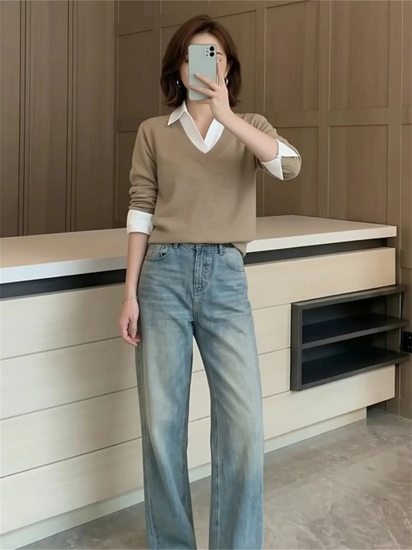 Шикарный вязаный свитер женский с воротником, длинными рукавами, в стиле колор-блок, весенний, модный, повседневный, удобный, в корейском стиле, трикотаж
Шикарный вязаный свитер женский с воротником, длинными рукавами, в стиле колор-блок, весенний, модный, повседневный, удобный, в корейском стиле, трикотаж