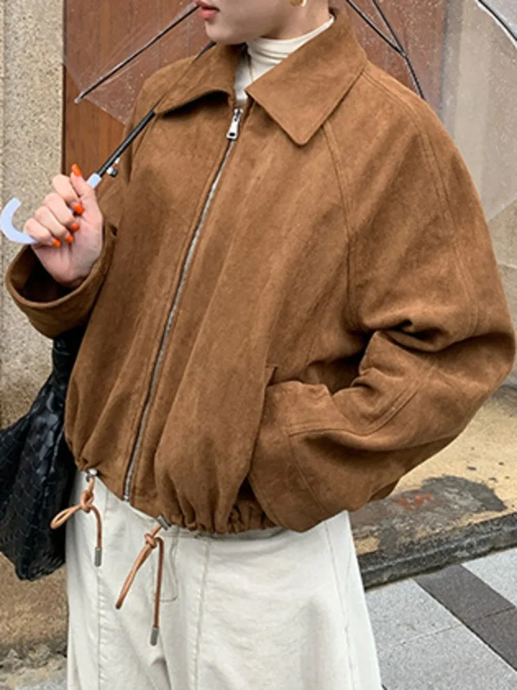Замшевая короткая куртка, женская модная коричневая куртка на молнии с длинными рукавами спереди и карманами на шнурке, верхняя одежда, новинка 2025, осень-зима 
Замшевая короткая куртка, женская модная коричневая куртка на молнии с длинными рукавами спереди и карманами на шнурке, верхняя одежда, новинка 2025, осень-зима