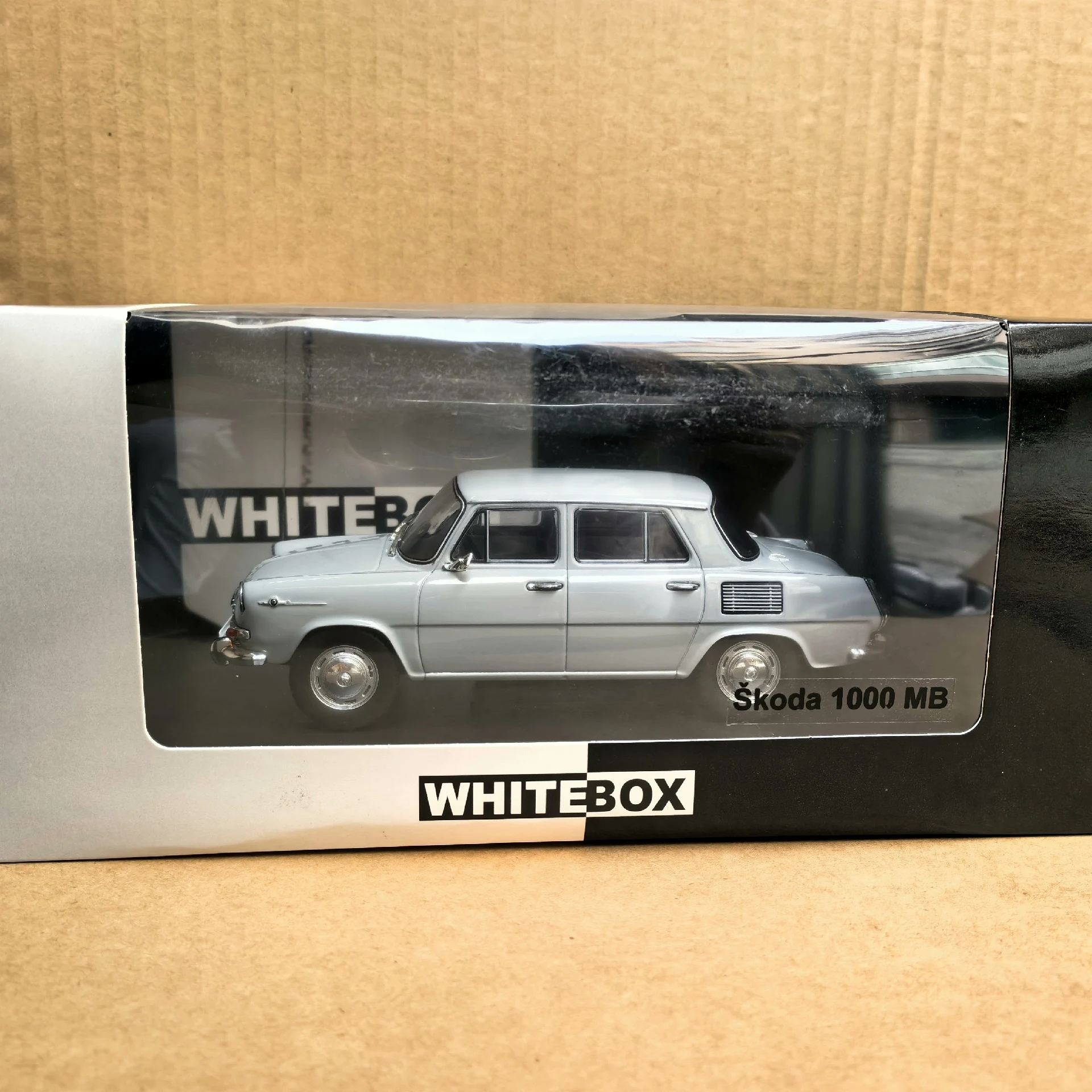 Electroplating Blackening Diecast WHITEBOX 1/24 Scale SKODA 1000 MB K6 Alloy Car Model
Electroplating Blackening Diecast WHITEBOX 1/24 Scale SKODA 1000 MB K6 Alloy Car Model