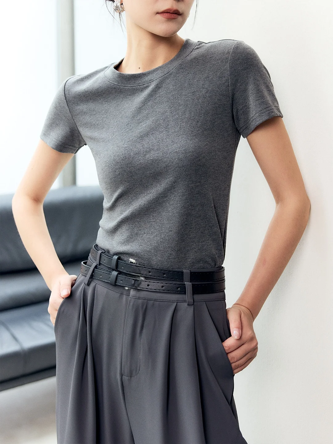 Женская повседневная футболка ZOCHEEO: тонкая летняя базовая легкая универсальная комфортная футболка с круглым вырезом
Женская повседневная футболка ZOCHEEO: тонкая летняя базовая легкая универсальная комфортная футболка с круглым вырезом