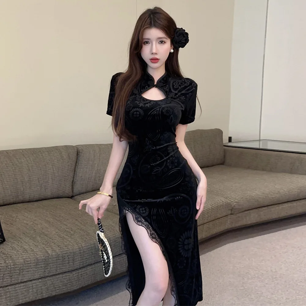 Retro Spicy Girl Slit Lace Trimmed Qipao Slim Fit Chinese Style Silk Material Spring 2026 Thin Model Cross-Border Qipao
Retro Spicy Girl Slit Lace Trimmed Qipao Slim Fit Chinese Style Silk Material Spring 2026 Thin Model Cross-Border Qipao
