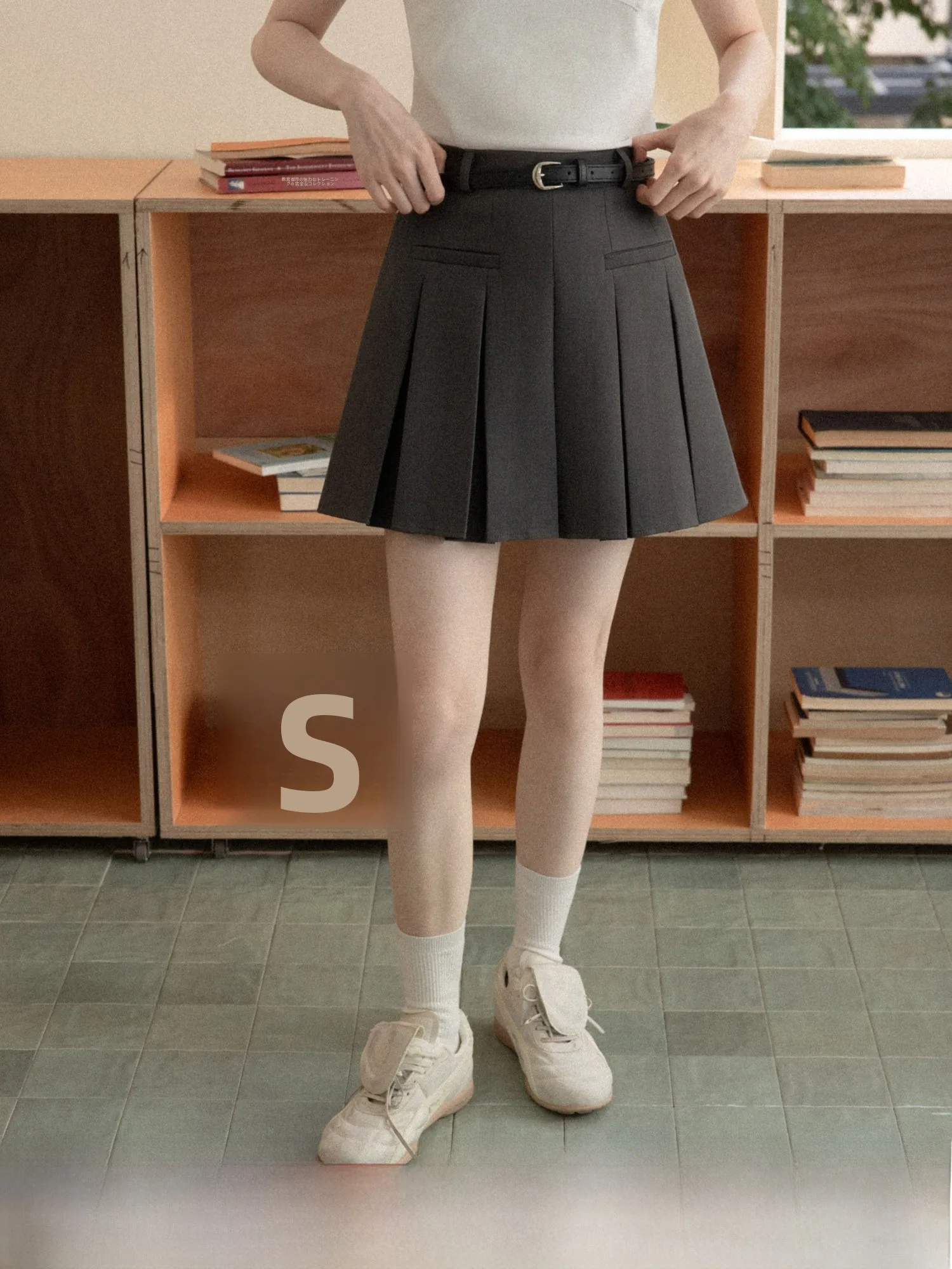 Gray High Waist A-Line Skirt Women's Fashion Spring 2026 Versatile Short Skirt Casual Skin-Friendly Breathable Polyester
Gray High Waist A-Line Skirt Women's Fashion Spring 2026 Versatile Short Skirt Casual Skin-Friendly Breathable Polyester