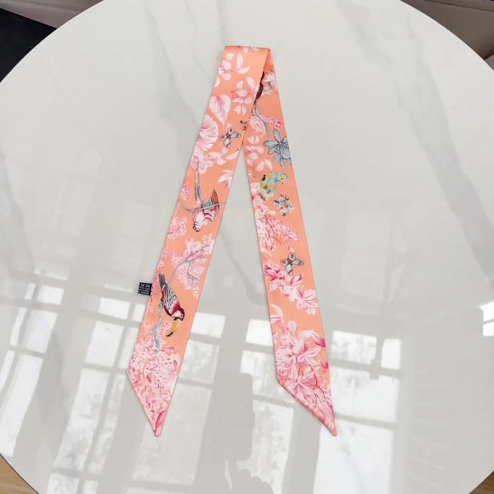 New Luxury Jungle Parrot Print Women Scarf Silk Material High-end Feel Silk Scarf Versatile Narrow Long Hair Band Neckwear
New Luxury Jungle Parrot Print Women Scarf Silk Material High-end Feel Silk Scarf Versatile Narrow Long Hair Band Neckwear