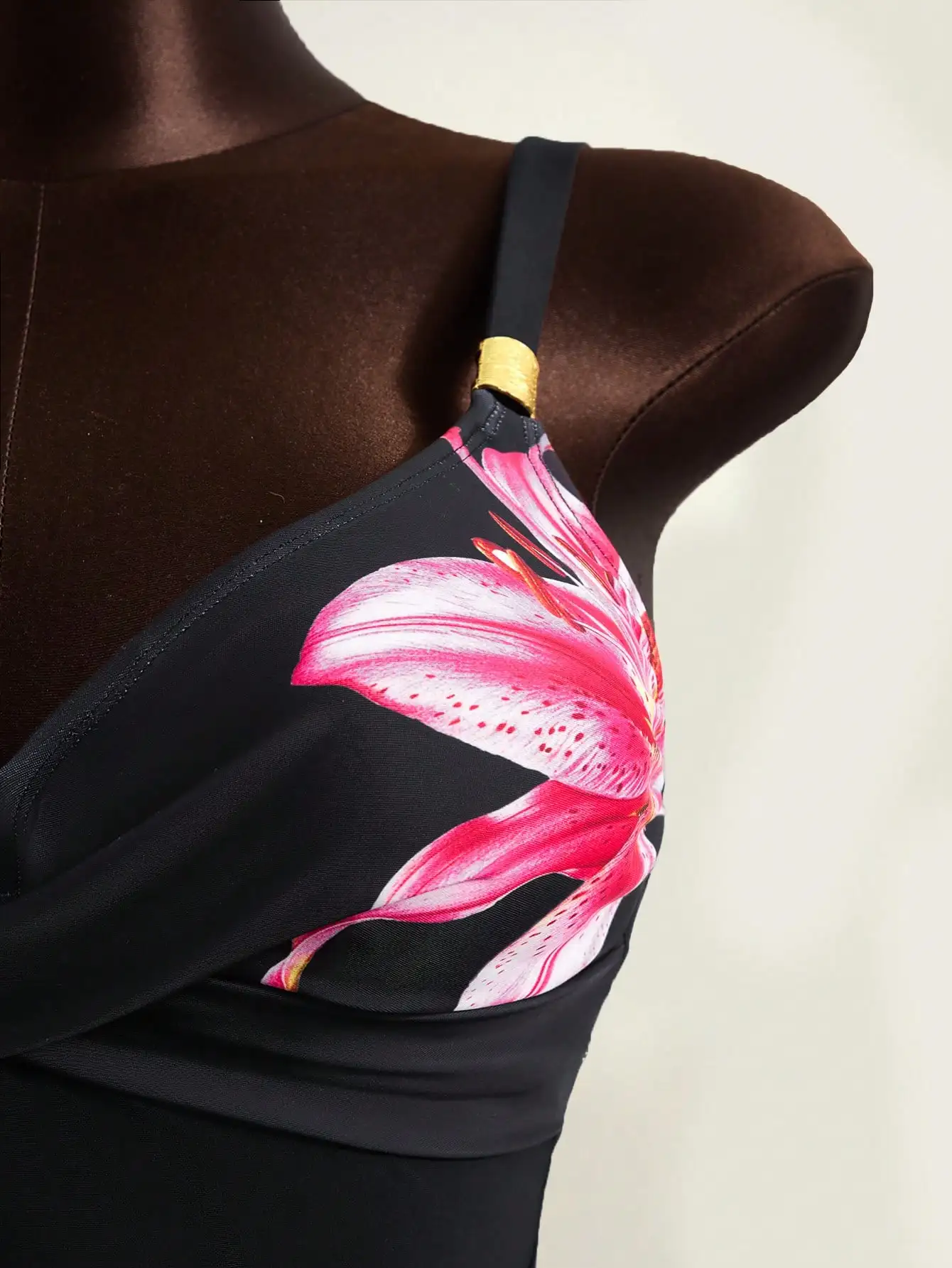 Floral Print Adjustable Strap Bikini Set With Knotted Detail For Beach Vacation
Floral Print Adjustable Strap Bikini Set With Knotted Detail For Beach Vacation