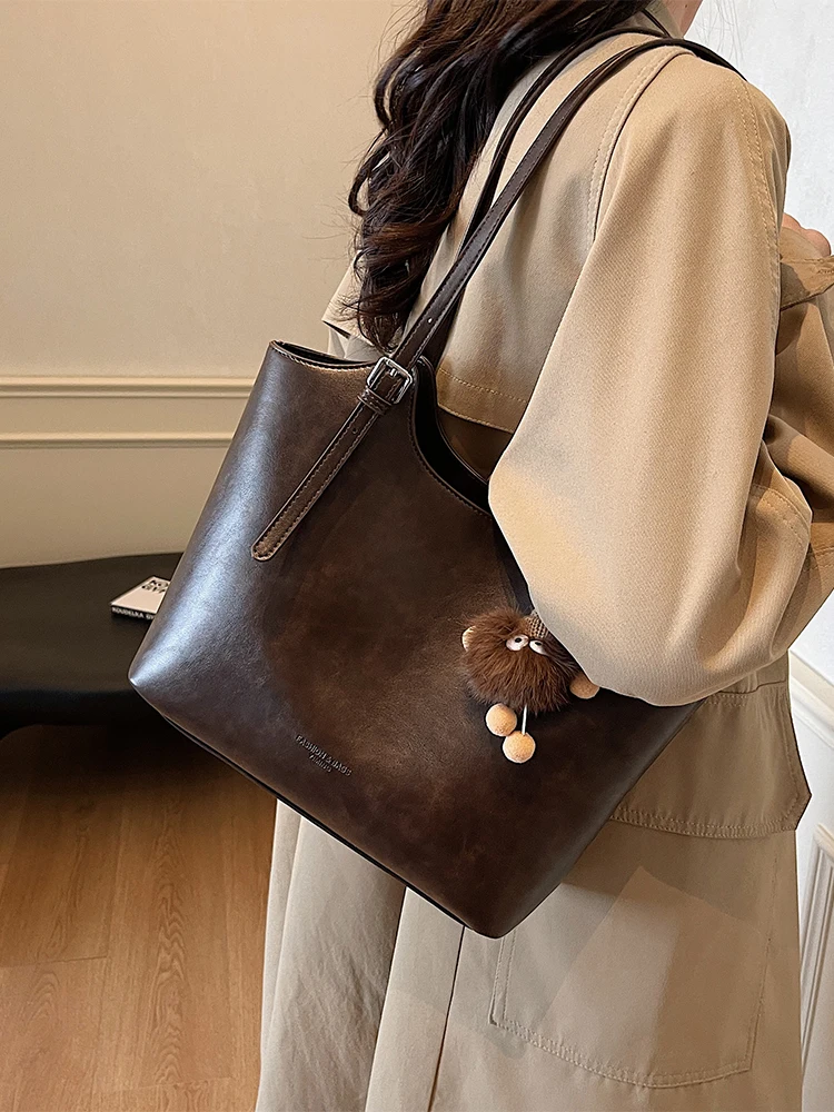 Vintage Large Capacity Women's Shoulder Bag Stylish Casual Tote Bag Soft Handbag Trendy Versatile Bag for Young Adults
Vintage Large Capacity Women's Shoulder Bag Stylish Casual Tote Bag Soft Handbag Trendy Versatile Bag for Young Adults