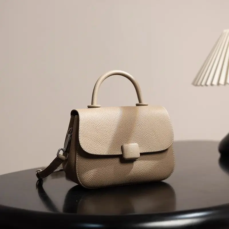 Uniquely Designed Textured Shoulder Bag for Women's Spring and Summer Fashion Simple Commuting Crossbody Bag
Uniquely Designed Textured Shoulder Bag for Women's Spring and Summer Fashion Simple Commuting Crossbody Bag