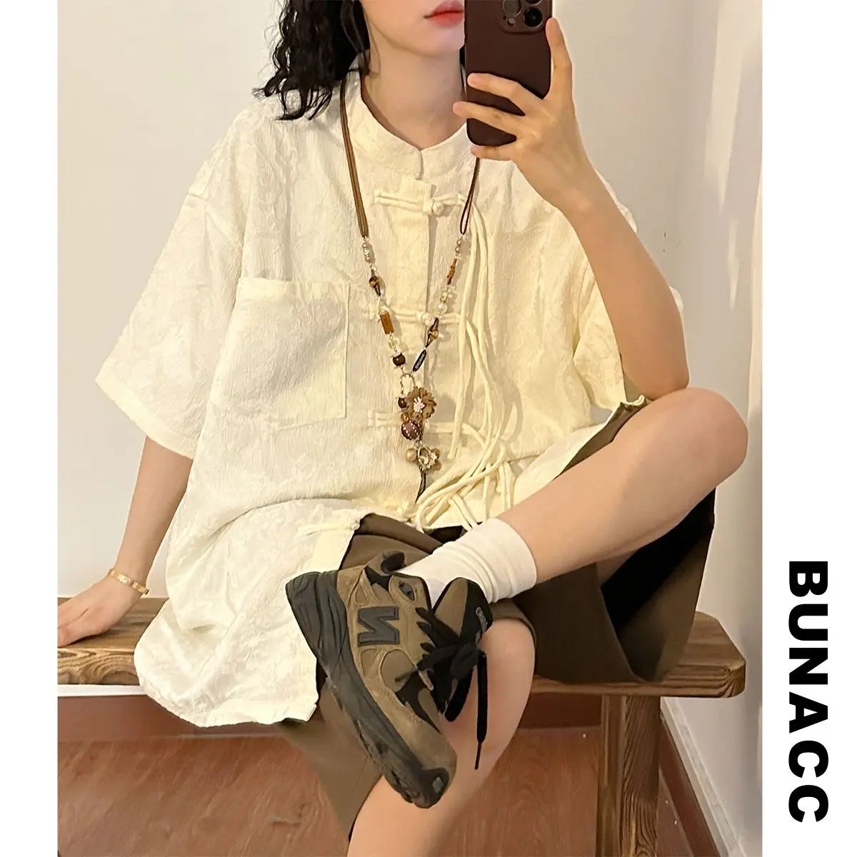 Женская модная рубашка свободного кроя с коротким рукавом и воротником-стойкой, в американском ретро-стиле, с вышивкой, на пуговицах, летний тренд
Женская модная рубашка свободного кроя с коротким рукавом и воротником-стойкой, в американском ретро-стиле, с вышивкой, на пуговицах, летний тренд