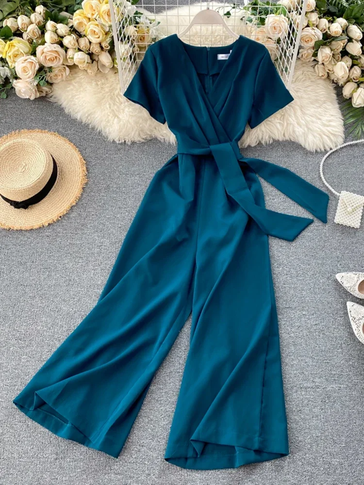 Women's Summer Jumpsuit New Solid Color V-neck Short-sleeved Wide-leg Pants with Waistband Fashion Loose Jumpsuit LL030
Women's Summer Jumpsuit New Solid Color V-neck Short-sleeved Wide-leg Pants with Waistband Fashion Loose Jumpsuit LL030