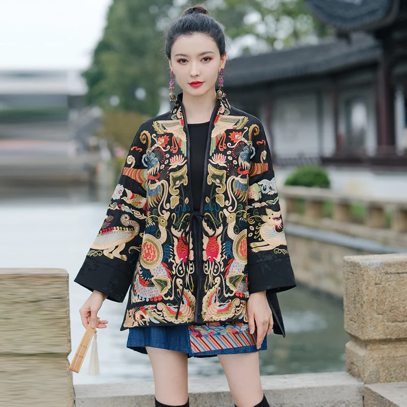 New Chinese Style Heavy Embroidery Miao Ethnic Windbreaker Jacket Long Sleeve V-Neck Classical High Status Coat for Women
New Chinese Style Heavy Embroidery Miao Ethnic Windbreaker Jacket Long Sleeve V-Neck Classical High Status Coat for Women