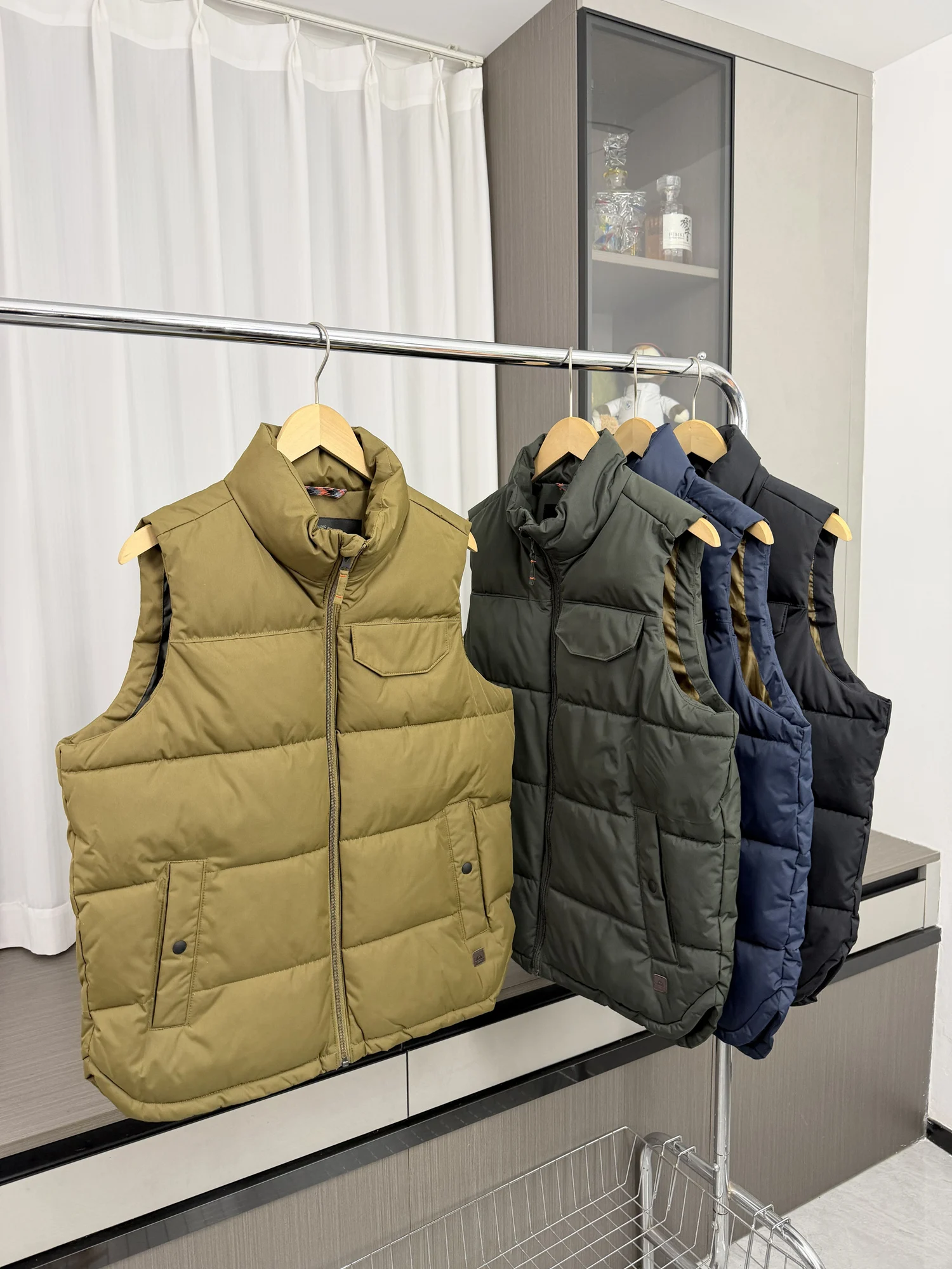 Американский утепленный мужской хлопковый жилет-куртка для активного отдыха, ветрозащитный, универсальный, с воротником, зимний, модный, городской, молодежный, повседневный
Американский утепленный мужской хлопковый жилет-куртка для активного отдыха, ветрозащитный, универсальный, с воротником, зимний, модный, городской, молодежный, повседневный