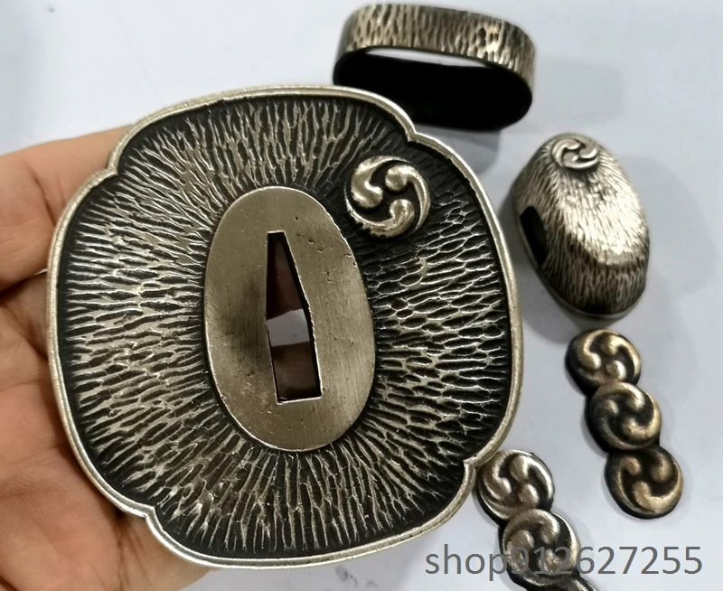 Латунные ветрозащитные колеса tsuba fuchi menuki для катаны японского меча вакидзаси Танто
Латунные ветрозащитные колеса tsuba fuchi menuki для катаны японского меча вакидзаси Танто