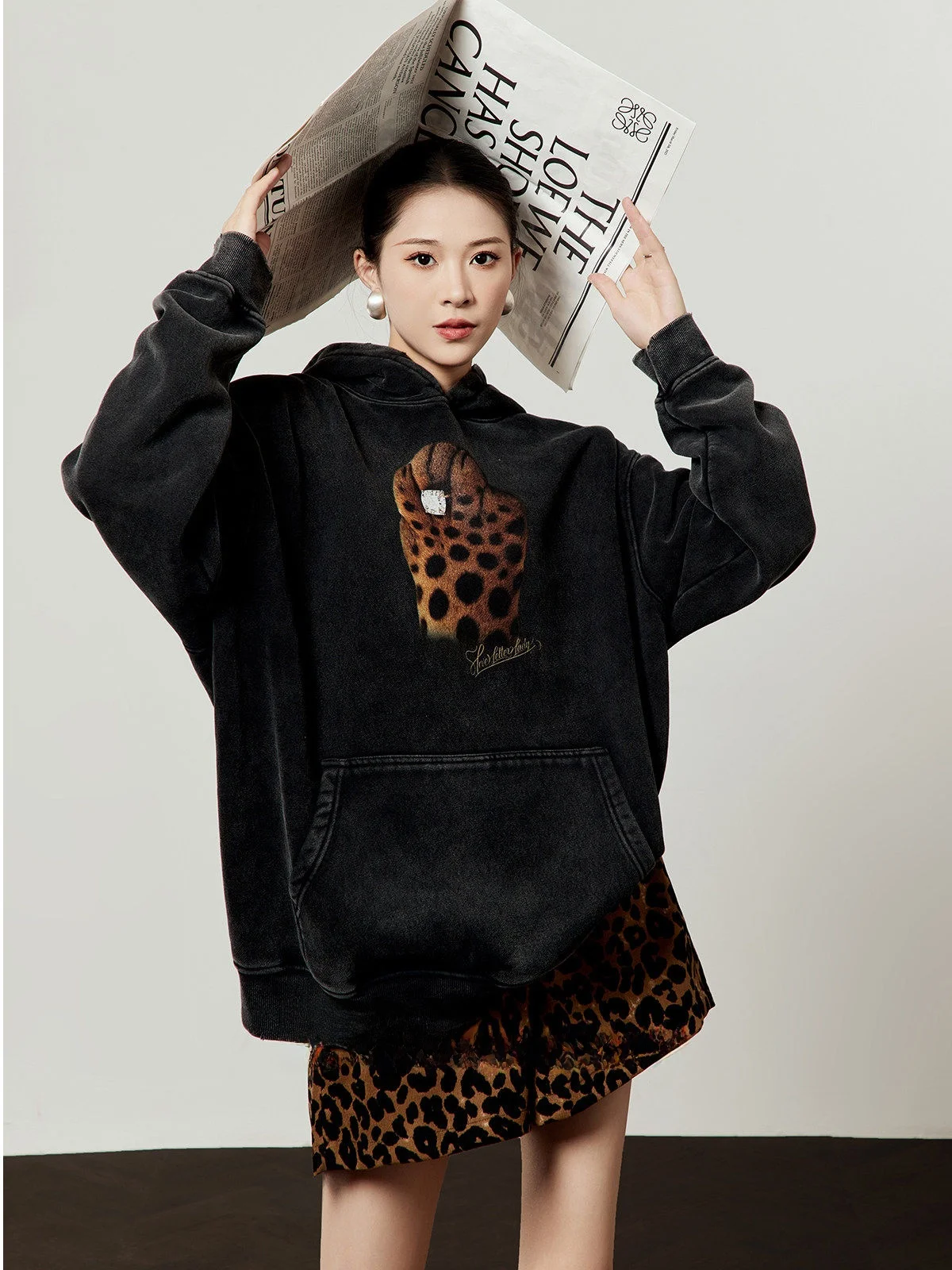 Женская толстовка Bla Fce с подкладкой, весенняя, для повседневной носки, универсальная, с принтом, удобная, свободного кроя, с длинными рукавами, на молнии, повседневная
Женская толстовка Bla Fce с подкладкой, весенняя, для повседневной носки, универсальная, с принтом, удобная, свободного кроя, с длинными рукавами, на молнии, повседневная