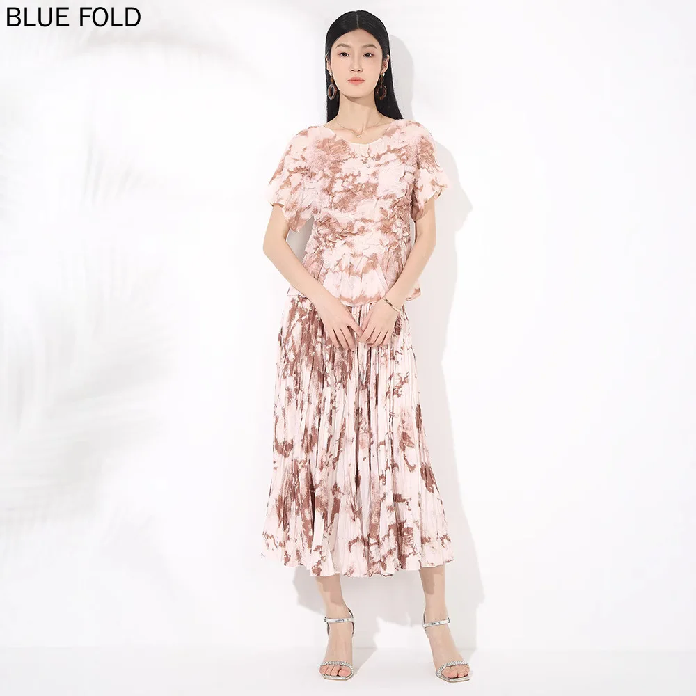MIYAKE Women's Summer French Retro Floral Skirt Set Waist-cinching Slimming Round Neck Tshirt Loose Skirt Crumpled Two-piece Set
MIYAKE Women's Summer French Retro Floral Skirt Set Waist-cinching Slimming Round Neck Tshirt Loose Skirt Crumpled Two-piece Set