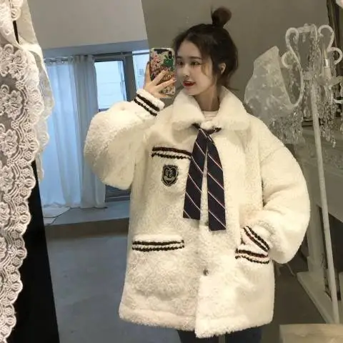 Liaoyai Caipu Thiened Lamb бархатное пальто осень-зима новый Sle студент большие дети средней школы High Sensation
Liaoyai Caipu Thiened Lamb бархатное пальто осень-зима новый Sle студент большие дети средней школы High Sensation