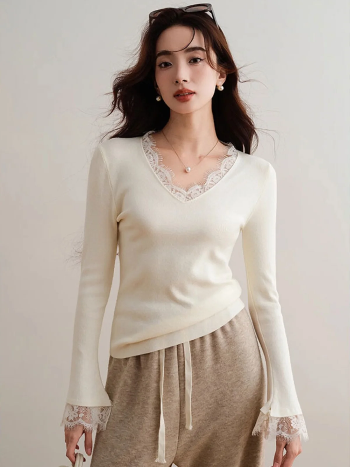 Ruffle Sleeve V-Neck Knitted Base Shirt Women's Inner Wear Sweater Autumn Winter Low Neck Long Sleeve Top Lace Patchwork
Ruffle Sleeve V-Neck Knitted Base Shirt Women's Inner Wear Sweater Autumn Winter Low Neck Long Sleeve Top Lace Patchwork