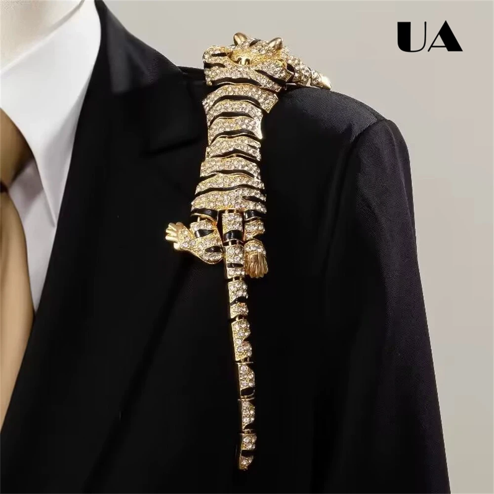 ULBYANRY Rhinestone Antique Tiger Brooch Mens Formal Suit Accessories Luxury Men's Chest Flower Fashionable Accessory for Men
ULBYANRY Rhinestone Antique Tiger Brooch Mens Formal Suit Accessories Luxury Men's Chest Flower Fashionable Accessory for Men