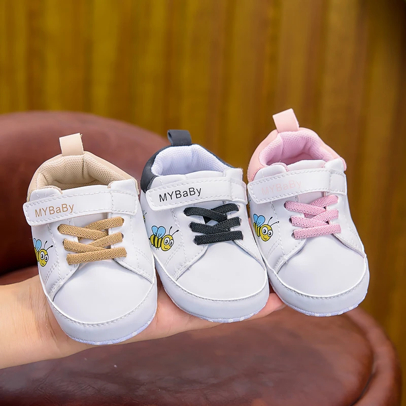Cartoon Little Bee Baby Casual Shoes Velcro Soft Sole Baby Walking Shoes 0-1 Years Old Cute Pre-Walking Shoes
Cartoon Little Bee Baby Casual Shoes Velcro Soft Sole Baby Walking Shoes 0-1 Years Old Cute Pre-Walking Shoes