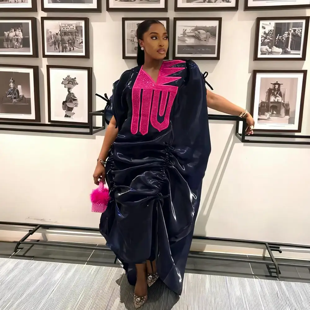 Lustrous Lightweight Fabric African Dresses for Women Fashionable Luxury African Clothing With a headscarf
Lustrous Lightweight Fabric African Dresses for Women Fashionable Luxury African Clothing With a headscarf