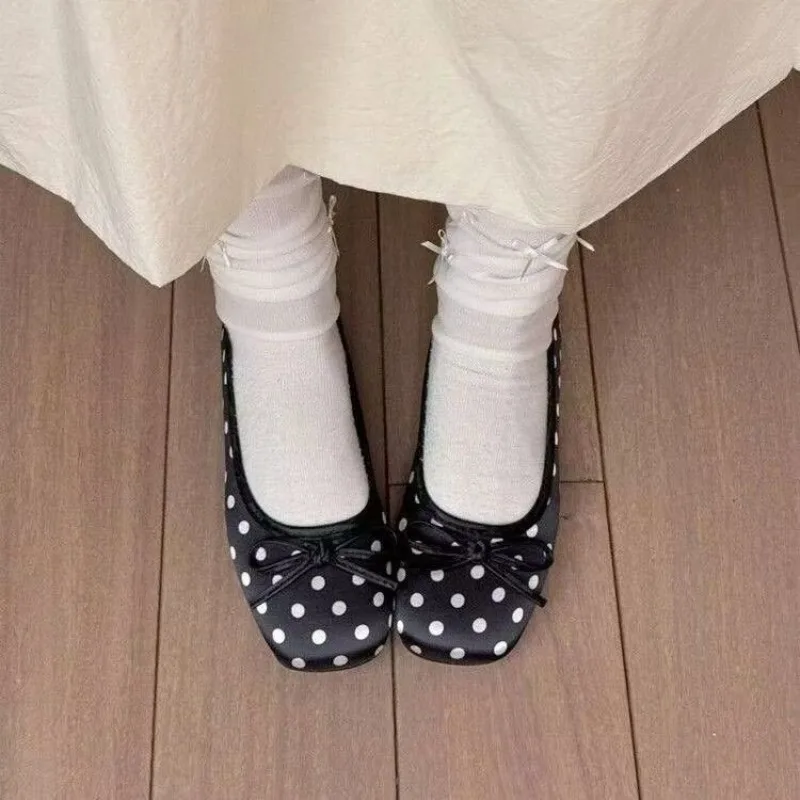 Women's Mary Jane Flats Polka Dot Bow Square Toe Soft Bottom Commuting Casual Shoes Spring Summer Comfortable Loafers
Women's Mary Jane Flats Polka Dot Bow Square Toe Soft Bottom Commuting Casual Shoes Spring Summer Comfortable Loafers
