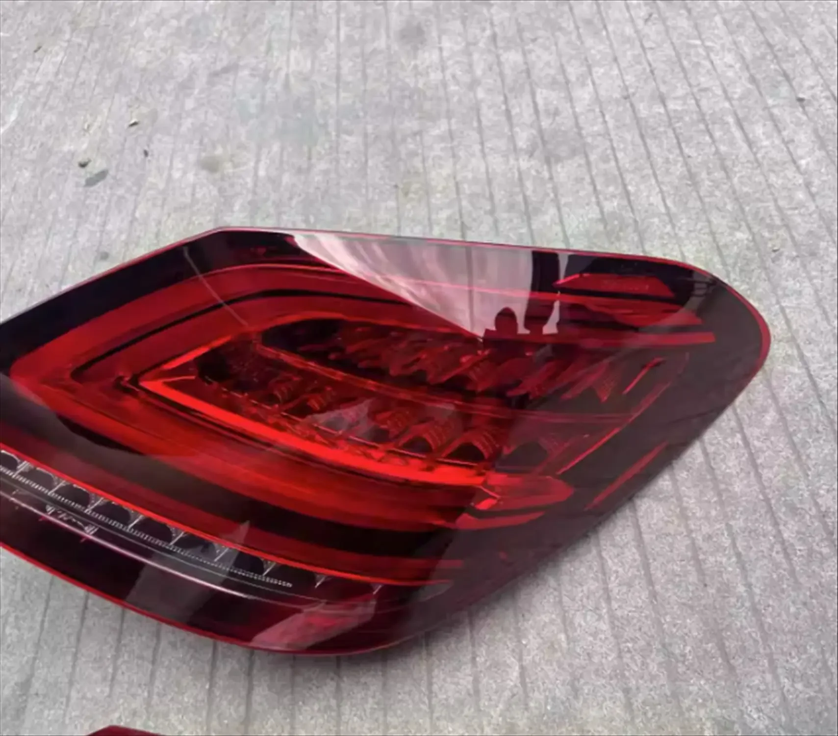Car Tail Light Rear Brake Light Reverse turn signal Lamp for Mercedes Benz C-Class EW205 C180 C200L C260L C300L
Car Tail Light Rear Brake Light Reverse turn signal Lamp for Mercedes Benz C-Class EW205 C180 C200L C260L C300L