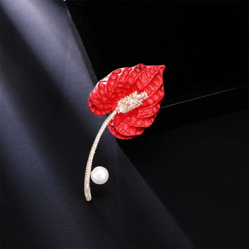 Red Calla Lily Brooch with Zircon Inlay and Freshwater Pearl High-end Luxury Suit Coat Pin Red Leaf Flower Brooch
Red Calla Lily Brooch with Zircon Inlay and Freshwater Pearl High-end Luxury Suit Coat Pin Red Leaf Flower Brooch